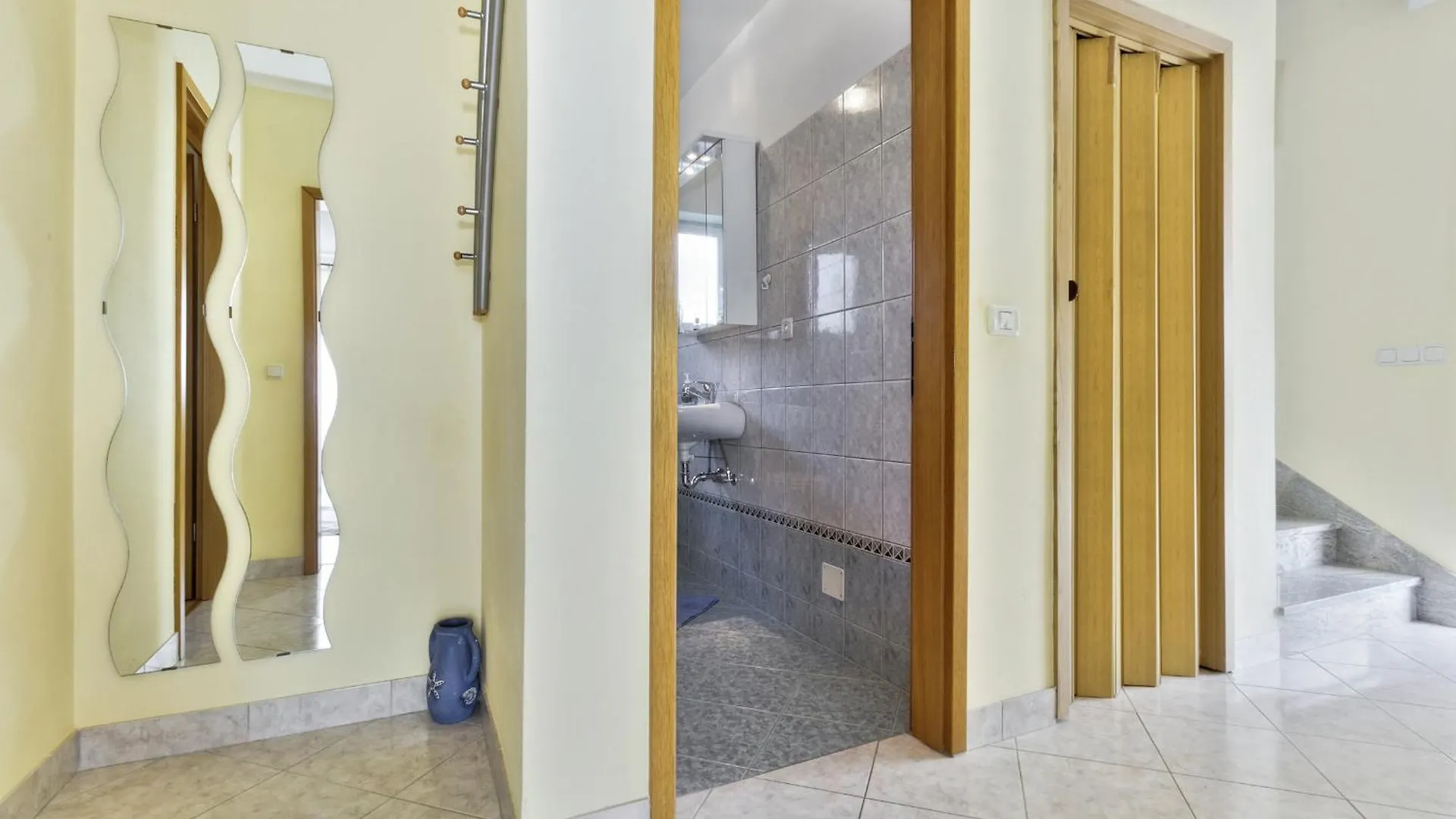 Ferienhaus Martinovic Kaštel Hırvatistan